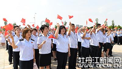 滚筒洗衣机内部盖子掉了，能修好吗？你好，滚筒洗衣机盖子掉了，可以修吗？游戏画面